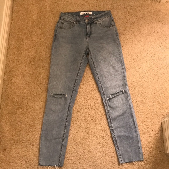 Almost Famous Premium Ripped Jeans - Picture 2 of 3